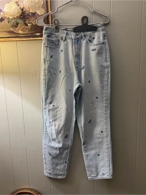 American Eagle Highest Waist Mom Jean Floral Embroidered Jeans Women’s 6 Regular